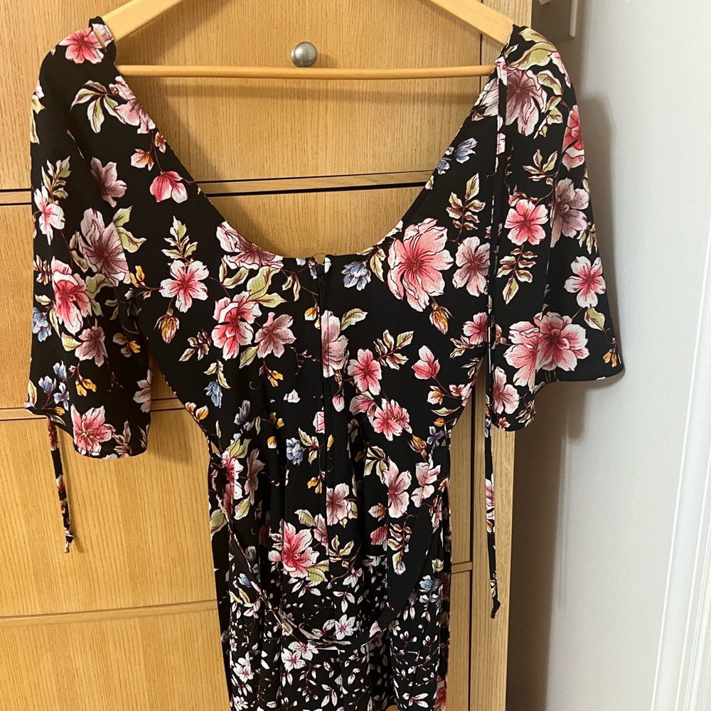 Floral Dress with Short Sleeves